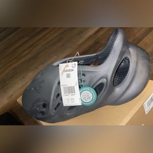 Yeezy original foam “onyx” runners brand new